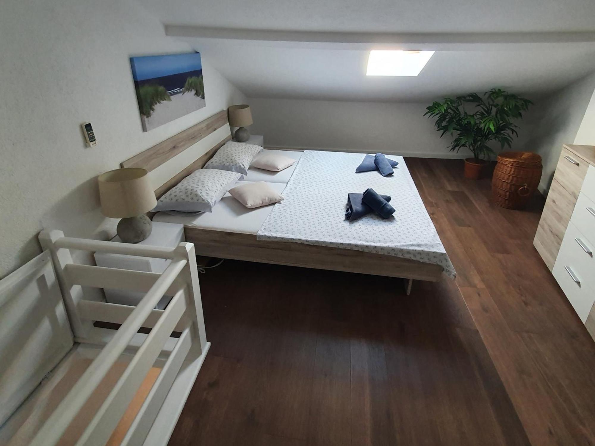 Beachfront House Sea La Vie Каштела Экстерьер фото