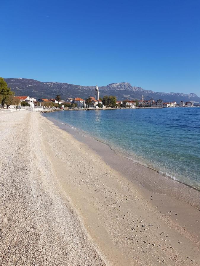 Beachfront House Sea La Vie Каштела Экстерьер фото